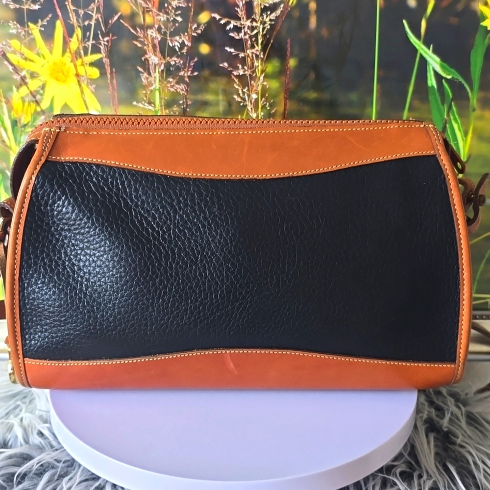 Dooney & Bourke Vintage Black and Tan  Crossbody Bag with Gold Hardware A2959723 - Picture 3 of 9